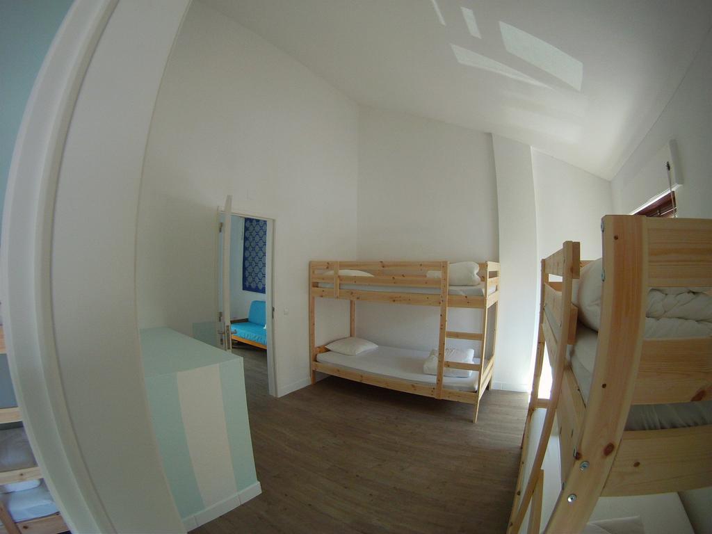 Bed 4-Bed Mixed Dormitory Room